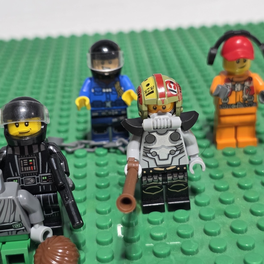 LEGO Minifigures Lot of 6 w/ Accessories Police Officer & More - Picture 3 of 11